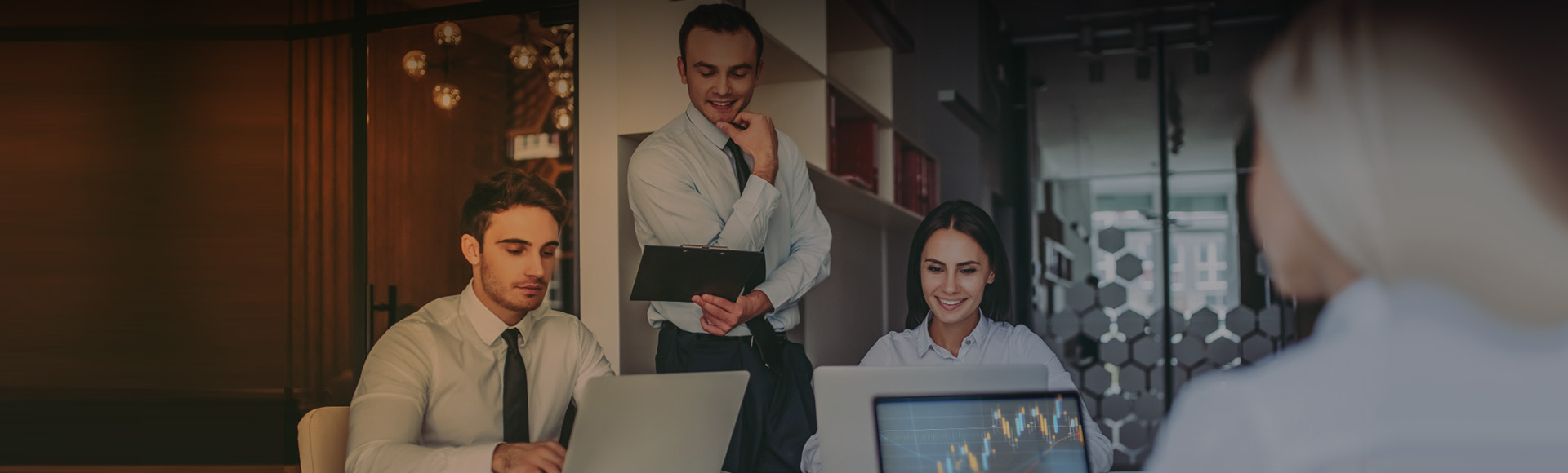 開誠務實，為投資者創造長遠價值